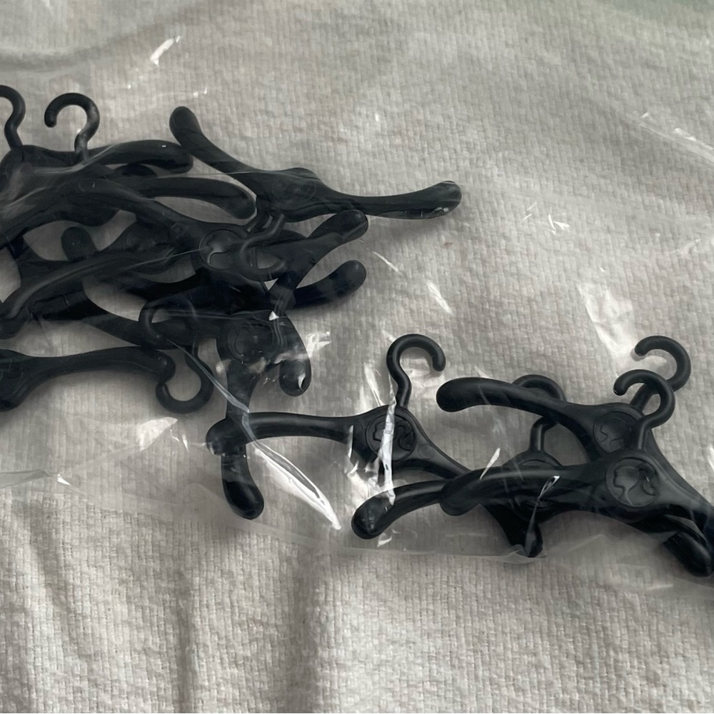 13 Barbie Clothes Hanger
Accessory Fashion Dolls Black 2" X
1.25" - Picture 4 of 5